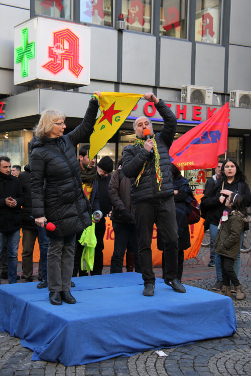 Monika Gärtner-Engel bei einer Solidaritätsaktion