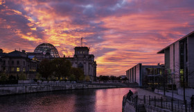 Bundestag im Abendlicht