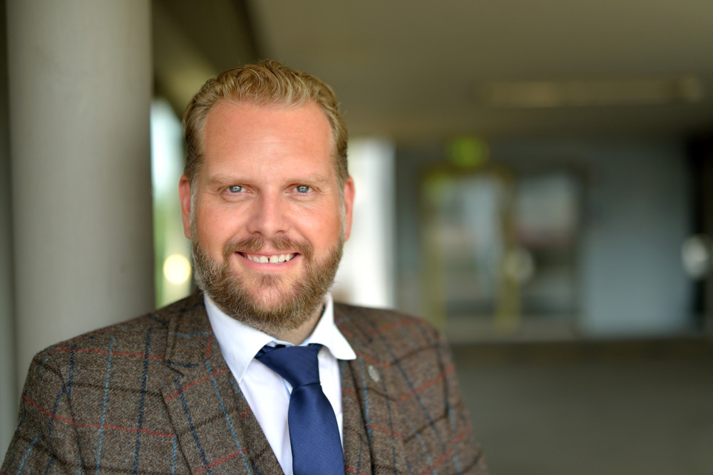 Portrait von Sascha Schnürer