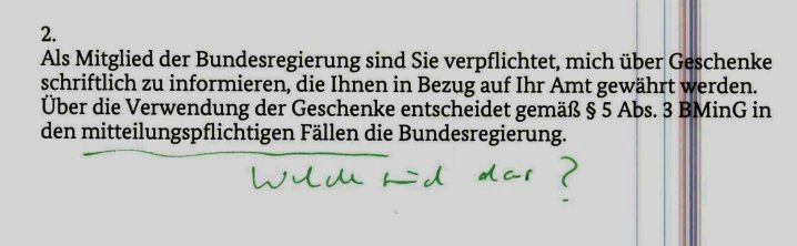 Ausriss aus Brief von Wolfgang Schmidt an Nancy Faeser vom 15.12.2021 mit Faesers handschriftlicher Notiz: Mitteilungspflichtige Geschenke - "welche sind das?"