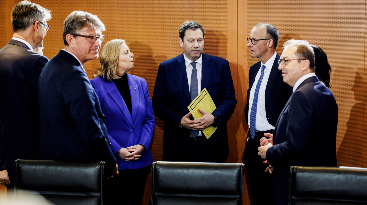 Friedrich Merz und Minister:innen verweigern Angaben zu Aktienbesitz | abgeordnetenwatch.de