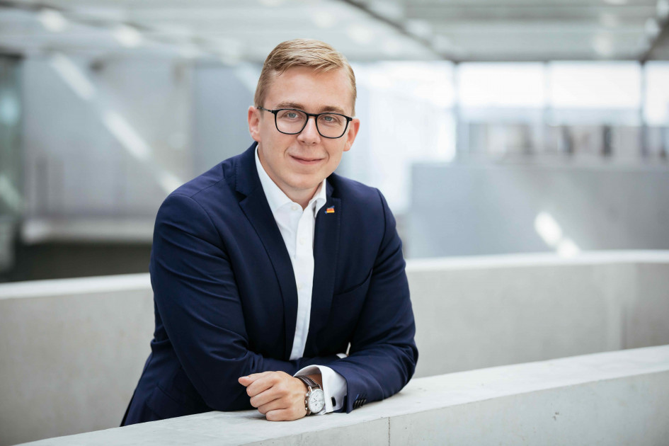 wallpapers Amthor Philipp Freundin philipp amthor profil bei