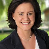 Portrait von Ute Eiling-Hütig