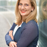 Portrait von Kristine Lütke