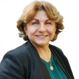 Portrait von Aynur Karliki