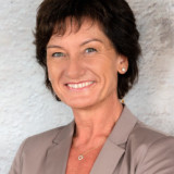 Portrait von Petra Schneider