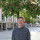 Daniel Wagner Das Bild zeigt den Kandidaten Daniel Wagner vor einem Kastanienbaum in der Göppinger Innenstadt.