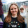 Carina Beckmann Carina Beckmann lächelt optimistisch in die Kamera, denn Sie will in den Bundestag. Im Hintergrund hilft ihr das Team.