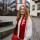 Katrin Fey Ich stehe in der Oberstadt Siegen vor der bekannten Nikolaikirche. Um meinen Hals trage ich einen schönen roten Schal der Linken.