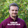 Simon Klopstock Simon Klopstock Profilbild vor Bäumen und Sträuchern im Hintergrund