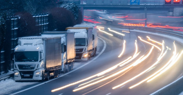 LKW auf Autobahn