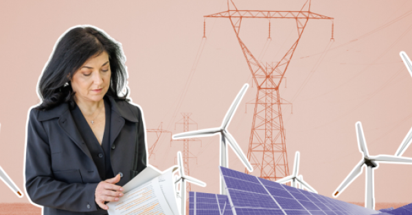 Collage mit Katherina Reiche, die in einem Dokument blättert, vor Windrädern, Solarzellen und Strommasten