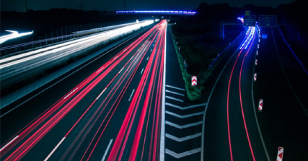 Symbolbild Verkehr auf der Autobahn