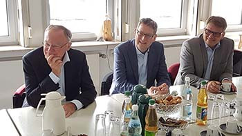 Besuch in der Jugendwerkstatt mit Stephan Weil und Thorsten-Schaäfer-Gümbel