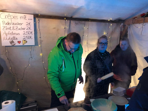 Mit netten Helferinnen 