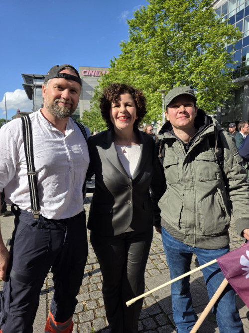 Meinhard Guhl mit Amira Mohamed Ali und Sabine Firnhaber