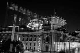 Reichstagsgebäude bei Nacht Reichstagsgebäude bei Nacht