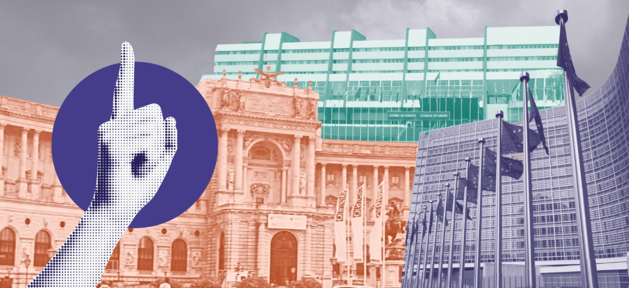 Ein erhobener Zeigefinger und die Gebäude der OSZE, EU-Kommission und Europarat